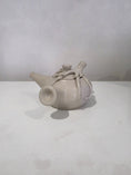 Load image into Gallery viewer, The Kyusu Pussy, side view
