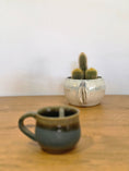 Load image into Gallery viewer, Tea Dickinson front, side, handle left
