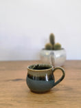 Load image into Gallery viewer, Tea Dickinson side, three quarter, handle right
